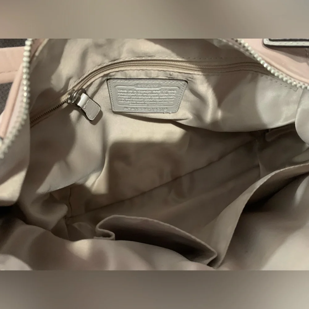 Coach shoulder bag - Picture 13 of 15